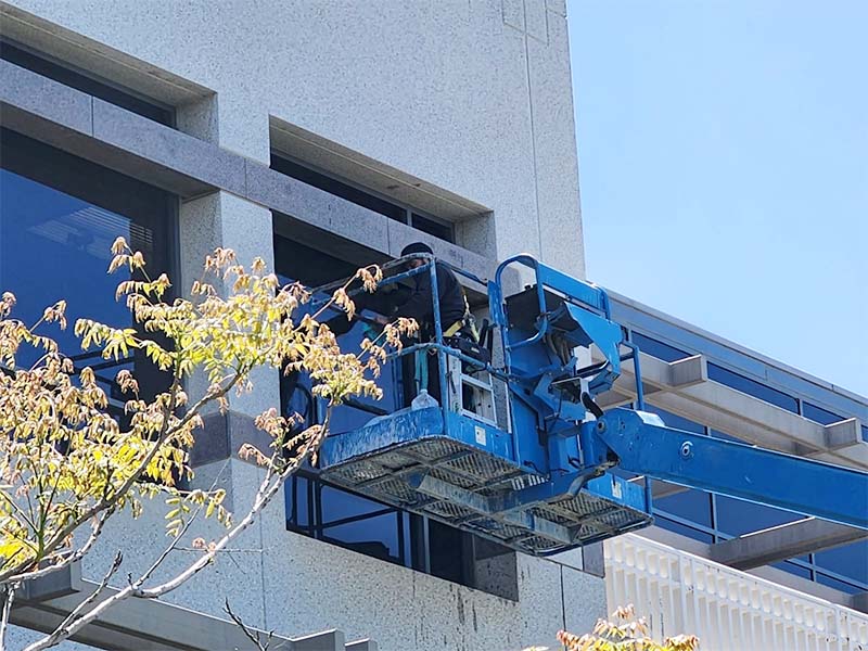 window cleaning service in Thousand Oaks