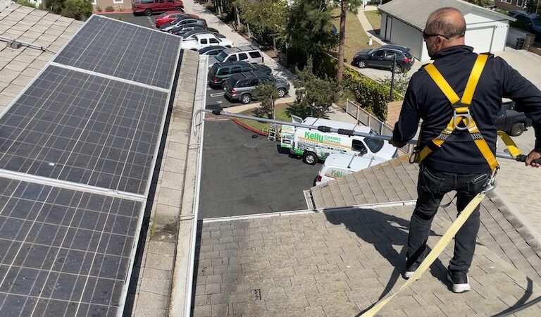 solar-panel-cleaning-by-kelly-cleaning-ventura